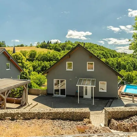 Spacious Sauna Hot Tub Pool Patio Bbq Vila *