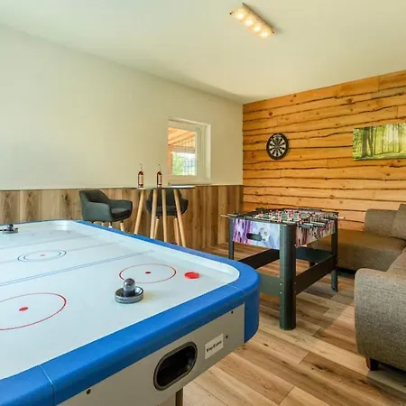 Spacious Sauna Hot Tub Pool Patio Bbq