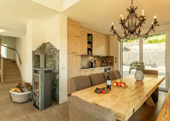 别墅 Spacious Sauna Hot Tub Pool Patio Bbq Hohenfels-Essingen