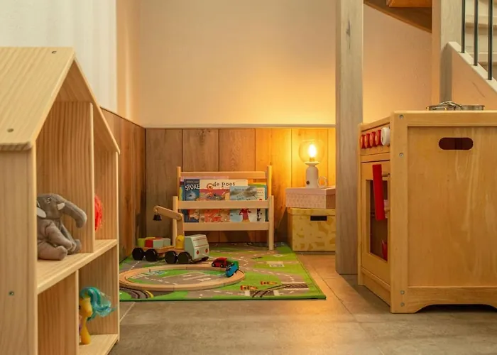 Spacious Sauna Hot Tub Pool Patio Bbq *