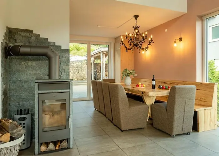 Spacious Sauna Hot Tub Pool Patio Bbq * Hohenfels-Essingen